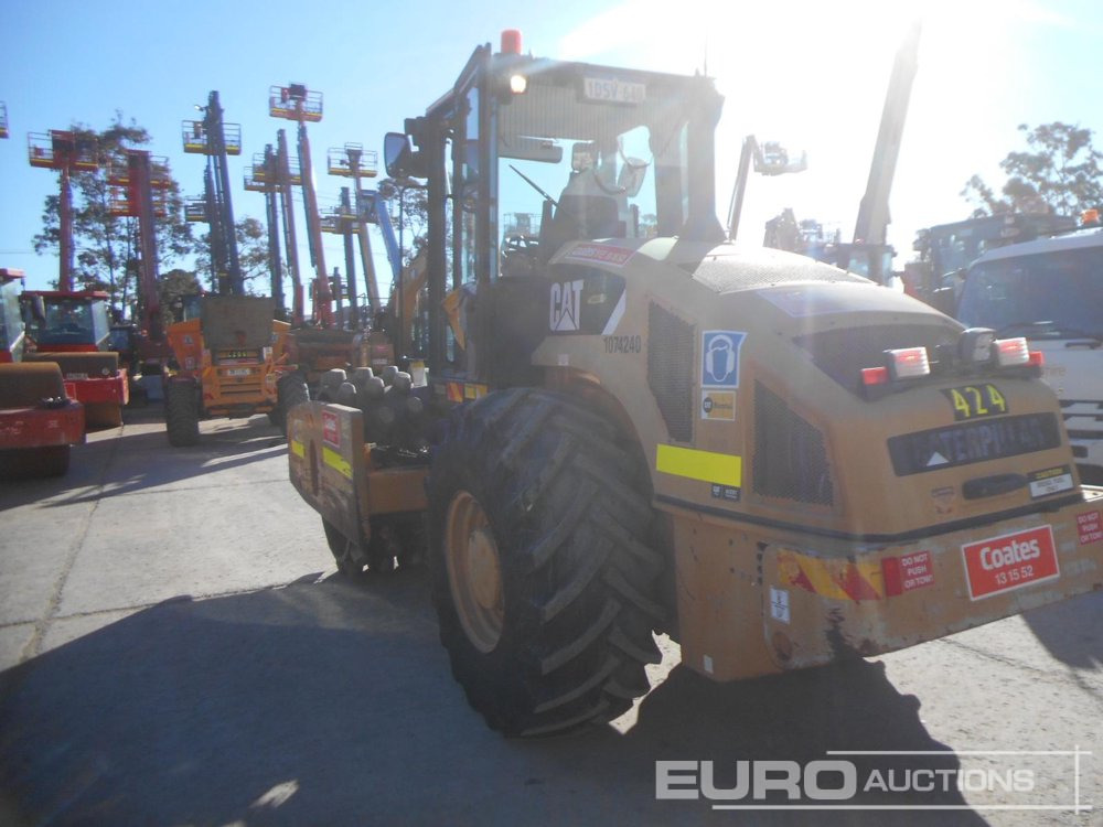 2011 CAT CP74 - Каток: фото 2 2011 CAT CP74 - Каток: фото 2