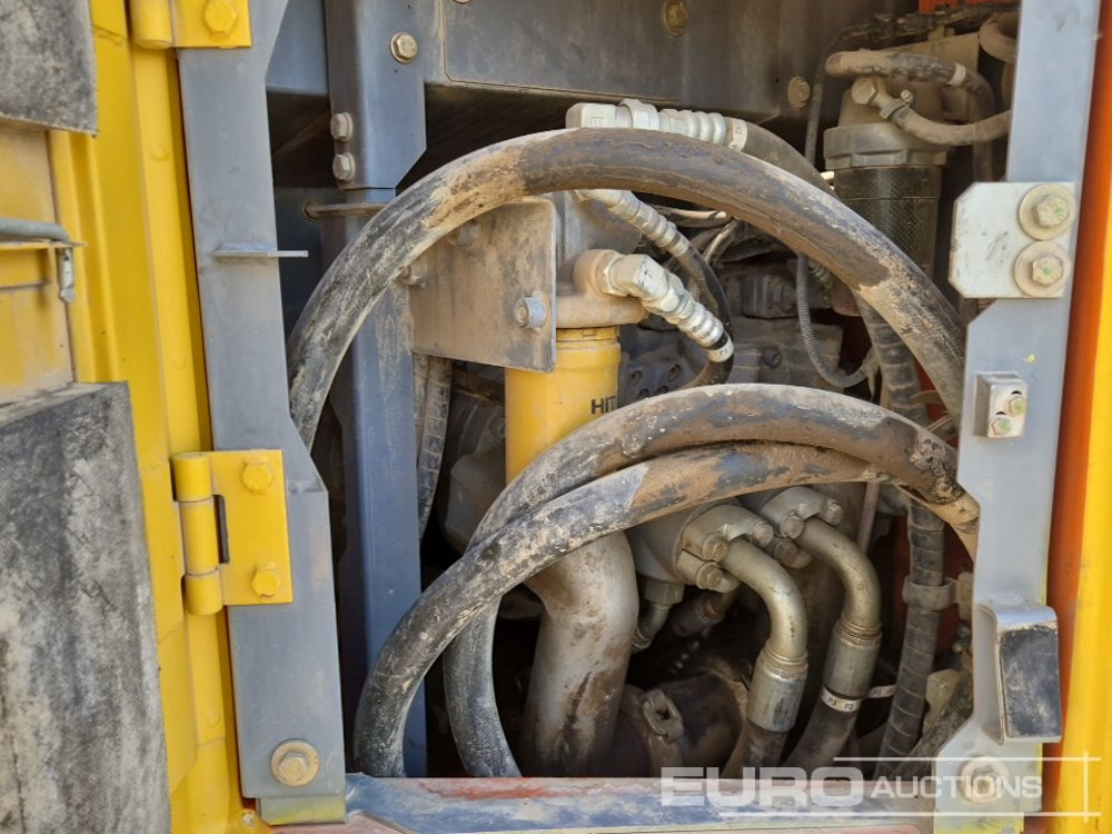 Гусеничный экскаватор 2016 Hitachi ZX225USLC-5B: фото 32