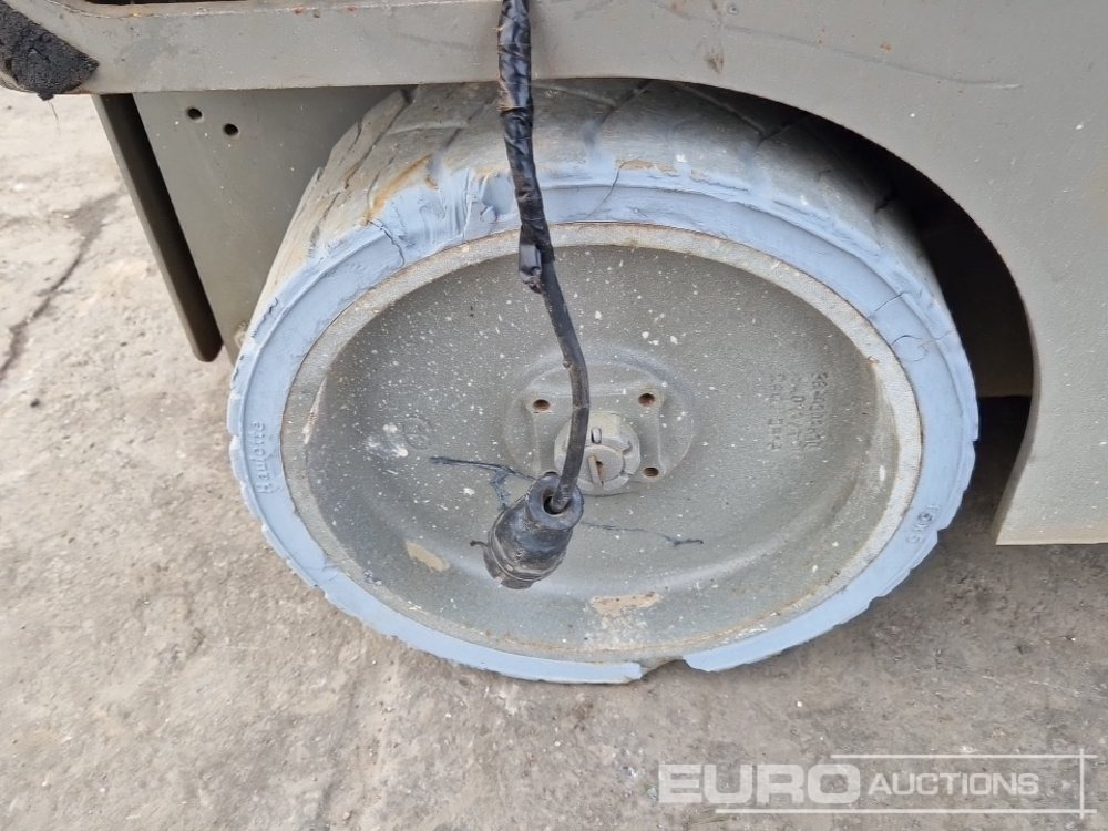 Подъёмник 2017 Haulotte Compact 12: фото 8 Подъёмник 2017 Haulotte Compact 12: фото 8