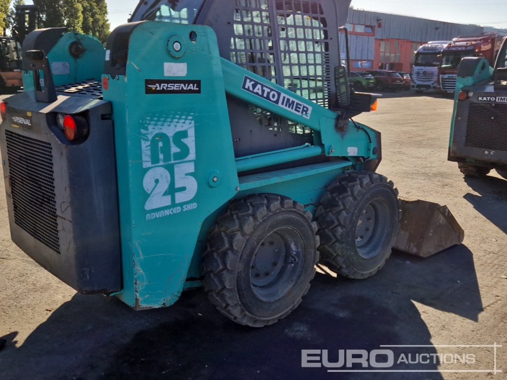 2018 Kato AS25 - Мини-погрузчик с бортовым поворотом: фото 5 2018 Kato AS25 - Мини-погрузчик с бортовым поворотом: фото 5