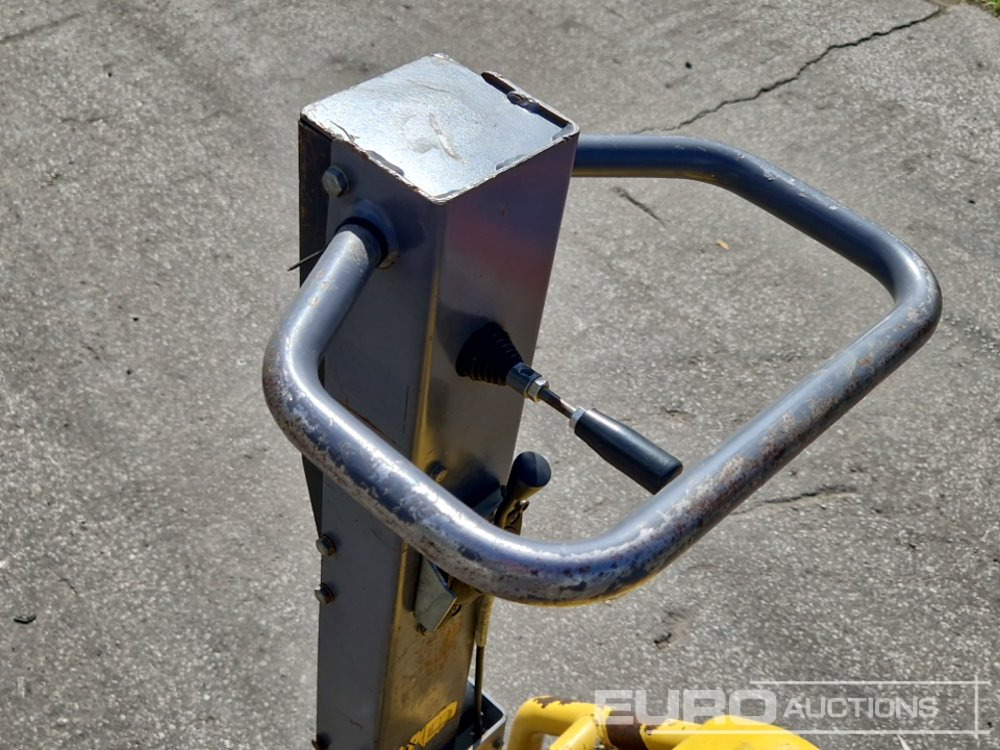 Асфальтоукладочная техника Atlas Copco LG200: фото 8