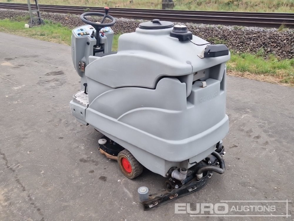 Comac Tripla 75 II - Подметально-уборочная машина: фото 3 Comac Tripla 75 II - Подметально-уборочная машина: фото 3