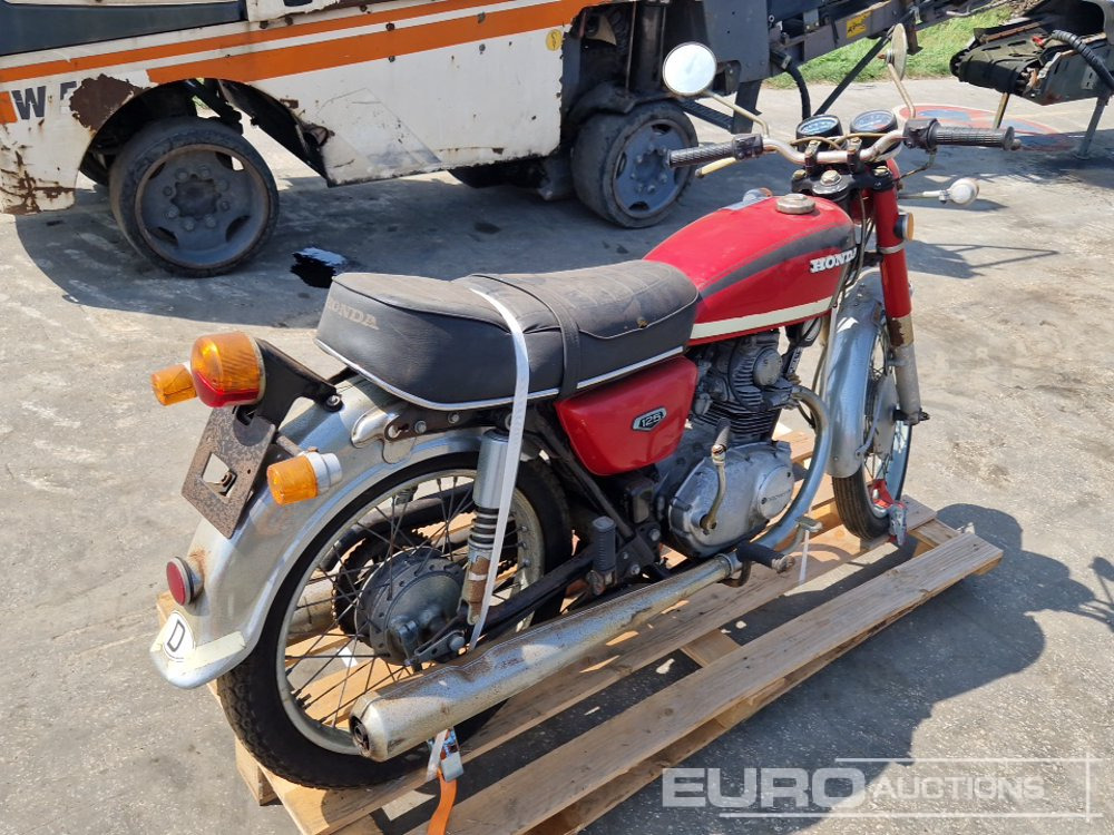 Honda 125 - Мотоцикл: фото 3 Honda 125 - Мотоцикл: фото 3