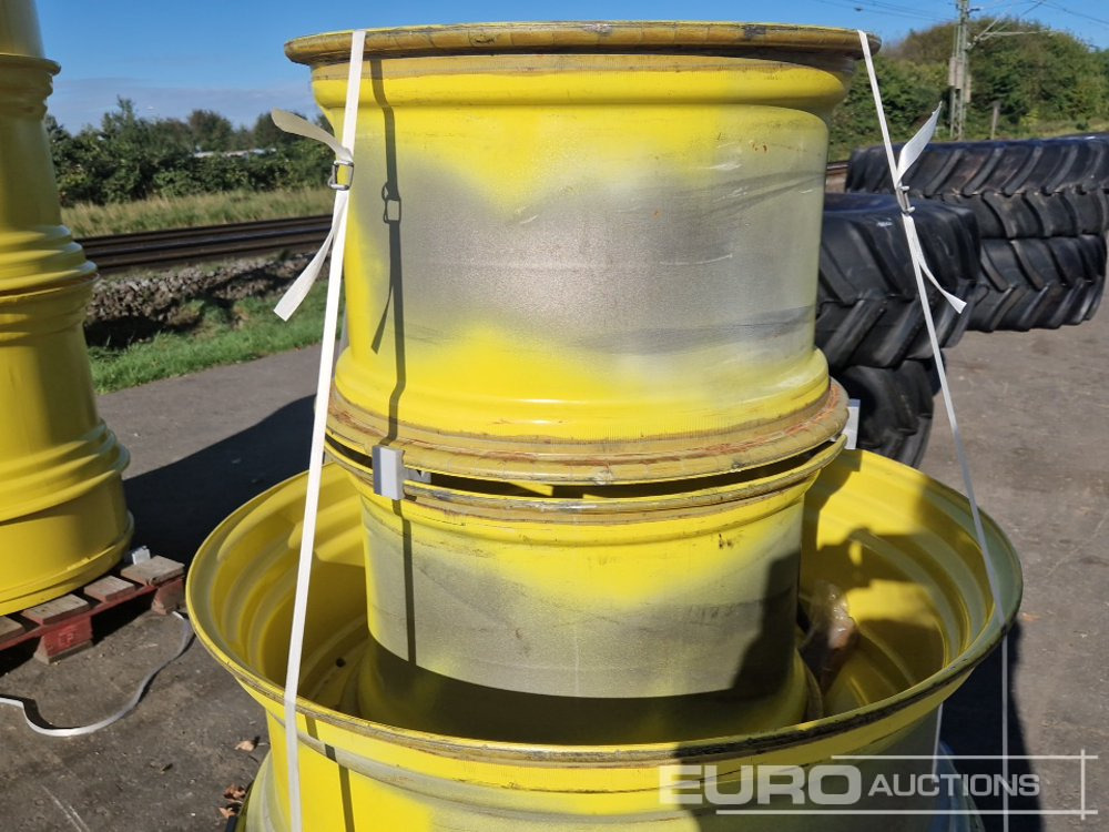 John Deere 15x24/15x38 Fixed Rim Set, FRONT: Center Bore: 221mm, Pitch Circle: 275mm, 8 Screw Holes, REAR: Center Bore: 152mm, Pitch Circle: 221mm, 8 Screw Holes - Шина: фото 3 John Deere 15x24/15x38 Fixed Rim Set, FRONT: Center Bore: 221mm, Pitch Circle: 275mm, 8 Screw Holes, REAR: Center Bore: 152mm, Pitch Circle: 221mm, 8 Screw Holes - Шина: фото 3