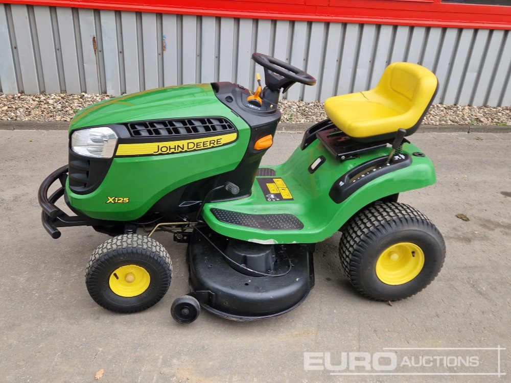 John Deere X125 - Газонокосилка: фото 2 John Deere X125 - Газонокосилка: фото 2