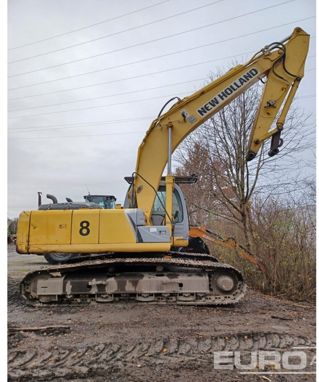 New Holland E215B - Гусеничный экскаватор: фото 1 New Holland E215B - Гусеничный экскаватор: фото 1