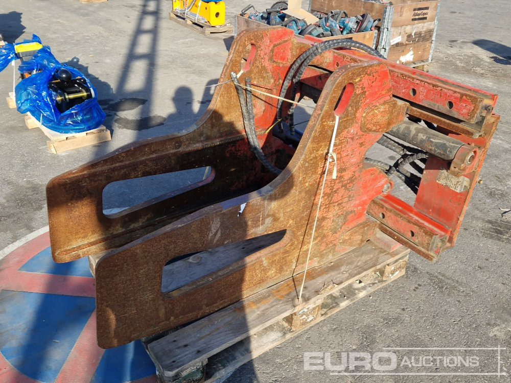 Clamp to suit Forklift - Погрузочно-разгрузочная техника: фото 1 Clamp to suit Forklift - Погрузочно-разгрузочная техника: фото 1