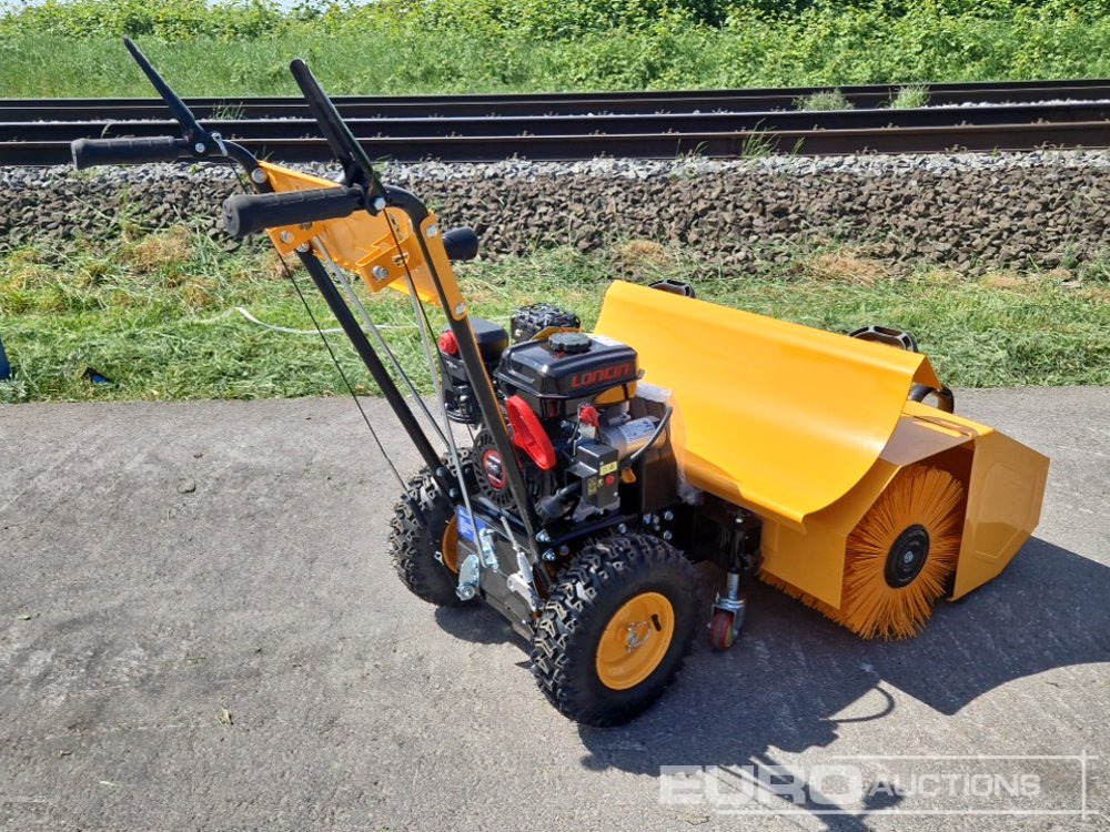 Unused FS800 Walk Behind Sweeper, E-start, cw: Collection Box , Snowblade 800mm - Оборудование для мастерских: фото 4 Unused FS800 Walk Behind Sweeper, E-start, cw: Collection Box , Snowblade 800mm - Оборудование для мастерских: фото 4