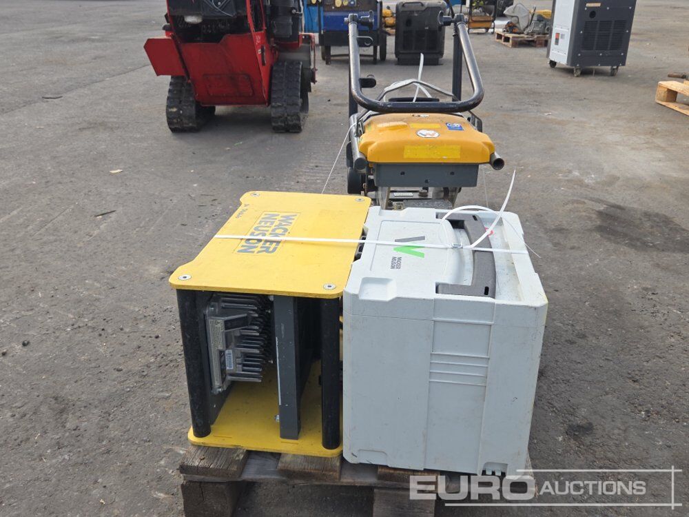 Wacker Neuson Electric Walk Behind Compaction Plate, Charger - Асфальтоукладочная техника: фото 2 Wacker Neuson Electric Walk Behind Compaction Plate, Charger - Асфальтоукладочная техника: фото 2