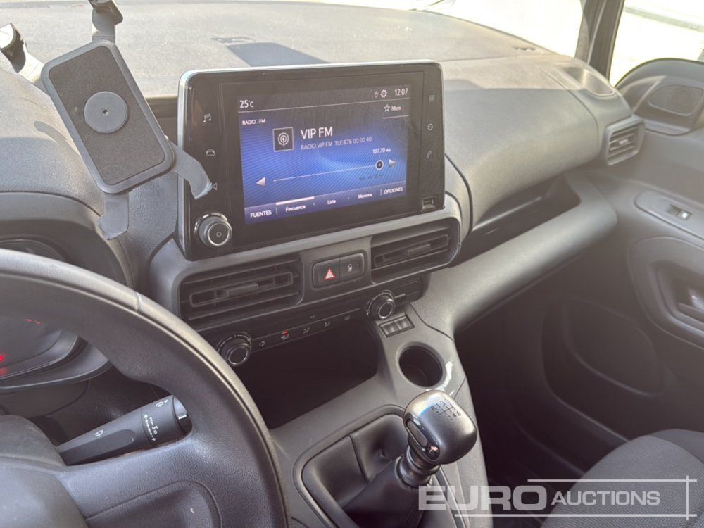 Лёгкий коммерческий автомобиль 2022 Toyota Proace City: фото 20