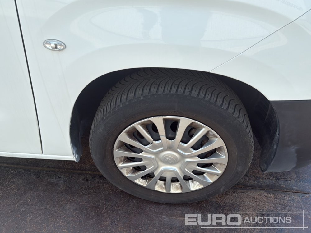 Лёгкий коммерческий автомобиль 2022 Toyota Proace City: фото 11