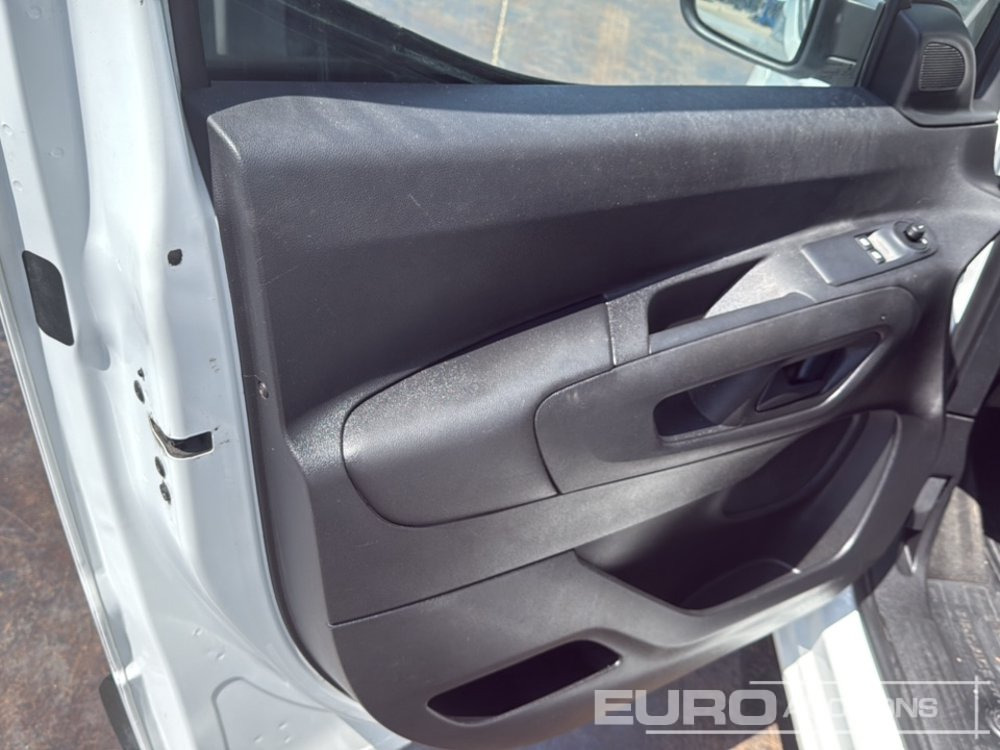 Лёгкий коммерческий автомобиль 2022 Toyota Proace City: фото 15