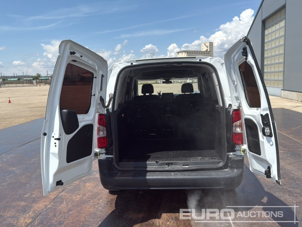 Лёгкий коммерческий автомобиль 2022 Toyota Proace City: фото 13