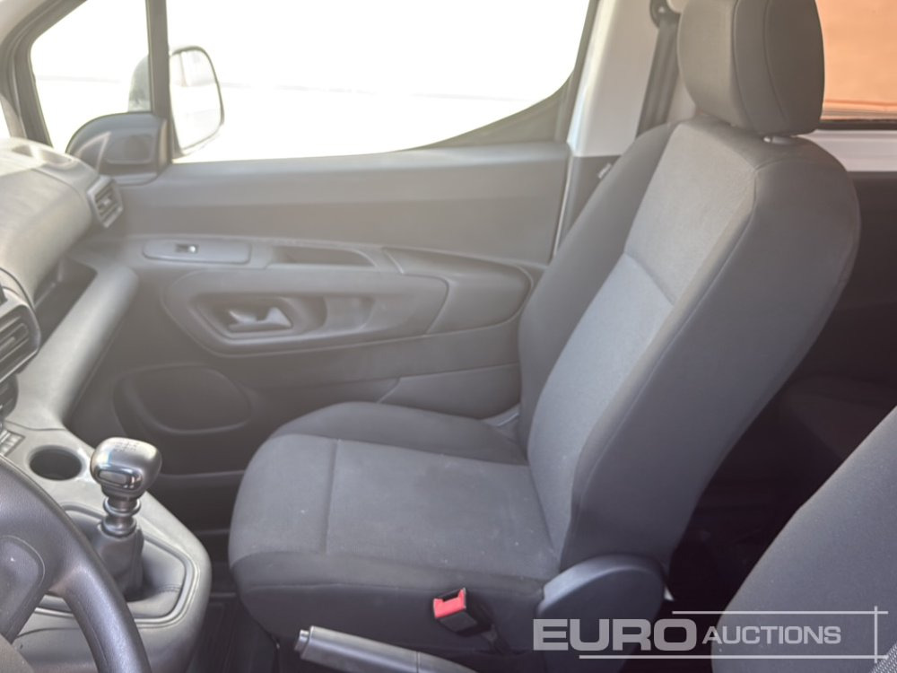 Лёгкий коммерческий автомобиль 2022 Toyota Proace City: фото 22