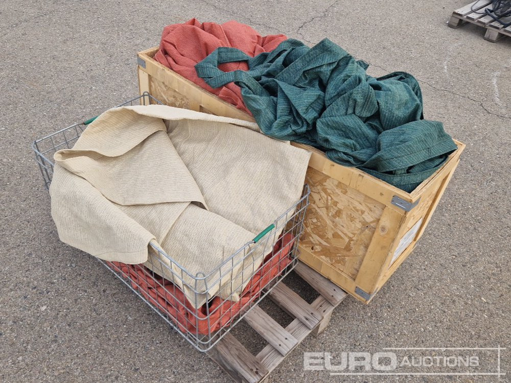 Pallet of Various Mesh Covers - Строительное оборудование: фото 1 Pallet of Various Mesh Covers - Строительное оборудование: фото 1