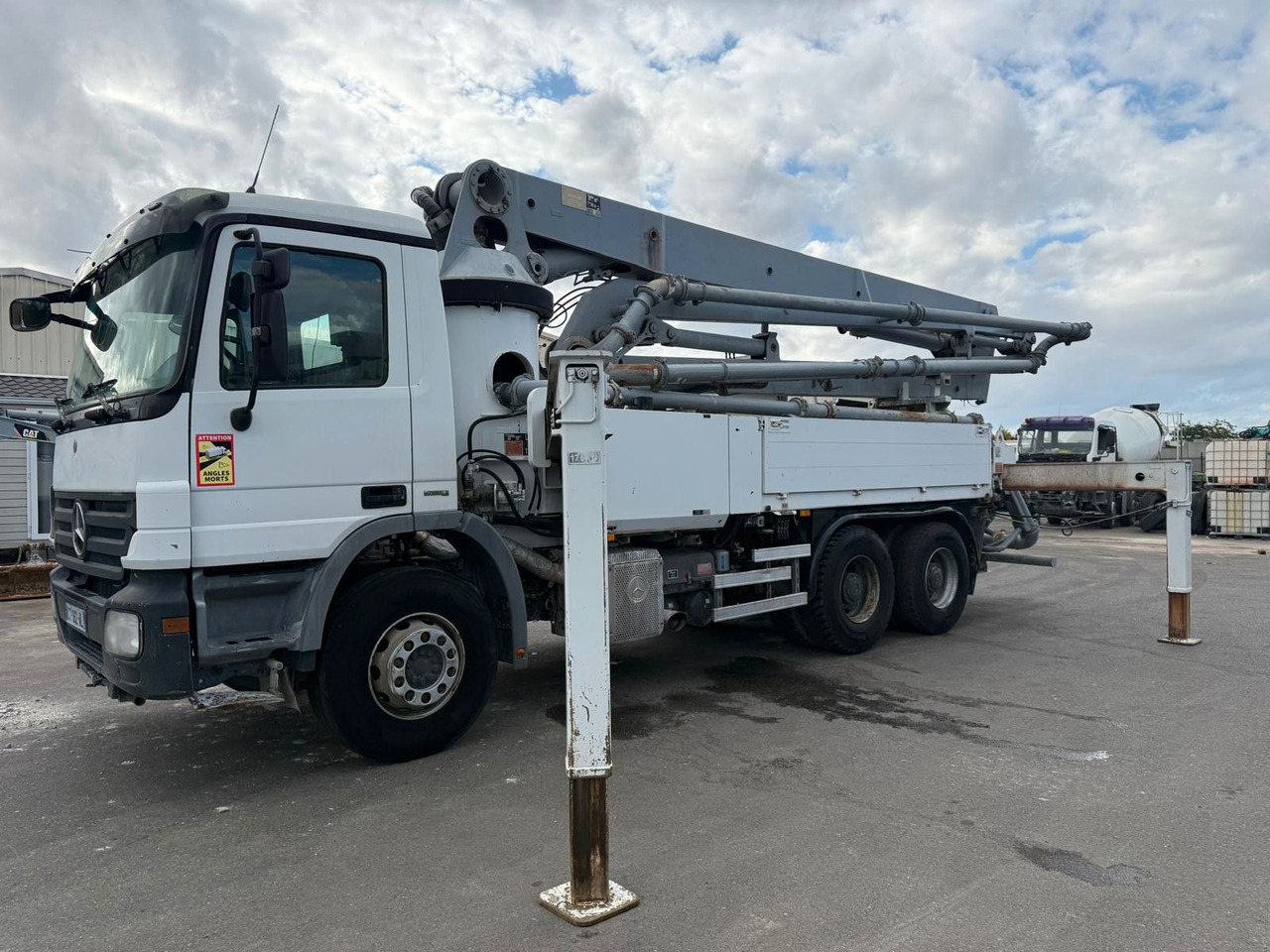 Mercedes-Benz Actros - Автобетононасос: фото 1 Mercedes-Benz Actros - Автобетононасос: фото 1