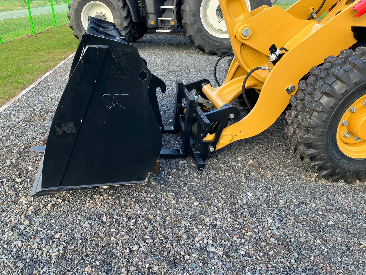 Caterpillar 906 - Колёсный погрузчик: фото 2 Caterpillar 906 - Колёсный погрузчик: фото 2