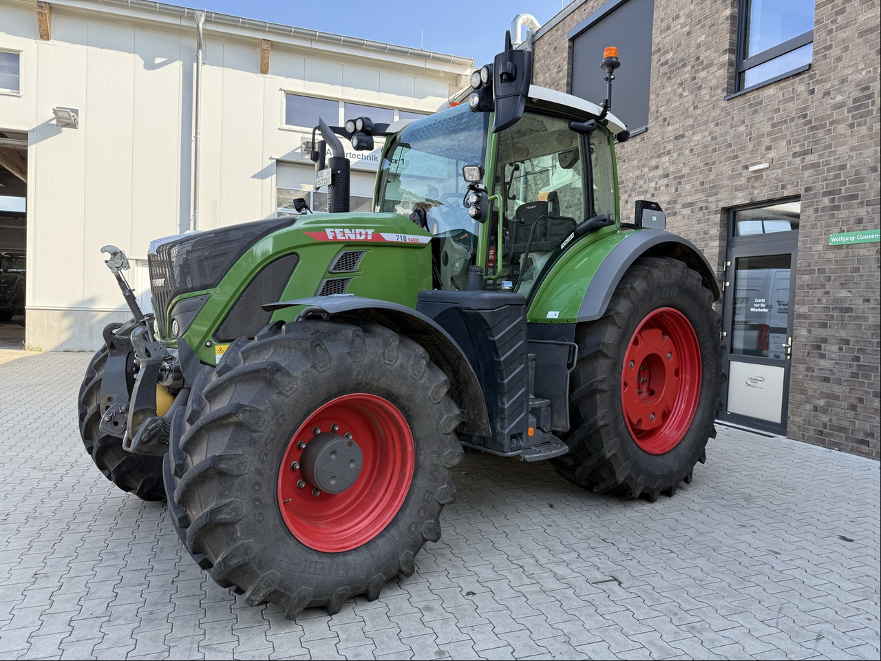 Fendt 718 Vario Gen6 PowerPlus - Трактор: фото 1 Fendt 718 Vario Gen6 PowerPlus - Трактор: фото 1