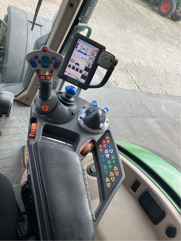 Fendt 718 Vario S4 Power - Трактор: фото 5 Fendt 718 Vario S4 Power - Трактор: фото 5