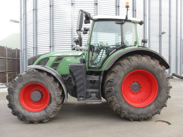Fendt 724 Vario SCR Profi Plus - Трактор: фото 1 Fendt 724 Vario SCR Profi Plus - Трактор: фото 1