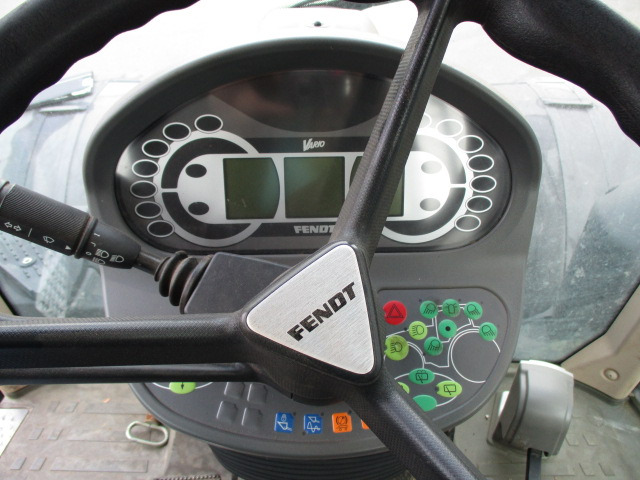 Fendt 724 Vario SCR Profi Plus - Трактор: фото 2 Fendt 724 Vario SCR Profi Plus - Трактор: фото 2