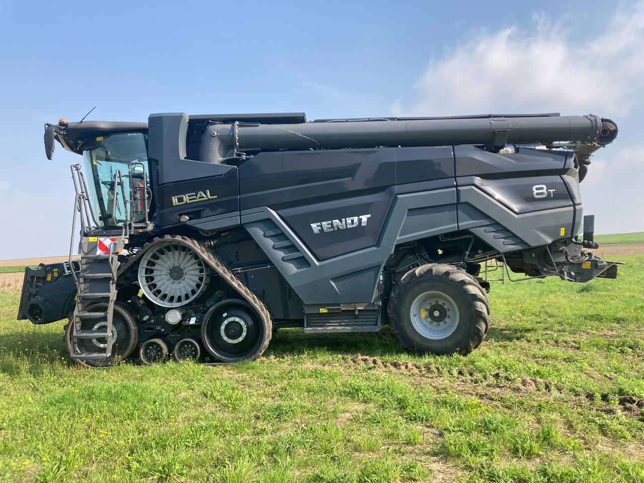 Fendt IDEAL 8T - Зерноуборочный комбайн: фото 1 Fendt IDEAL 8T - Зерноуборочный комбайн: фото 1