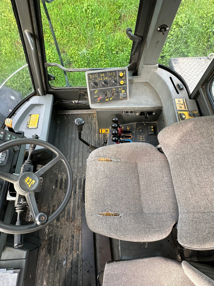 JCB Fastrac - Трактор: фото 3 JCB Fastrac - Трактор: фото 3