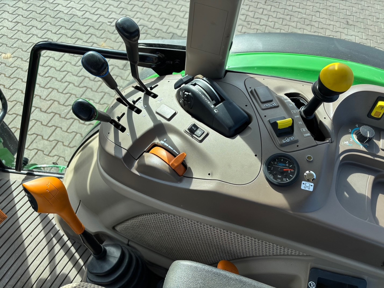 John Deere 5090M - Трактор: фото 3 John Deere 5090M - Трактор: фото 3