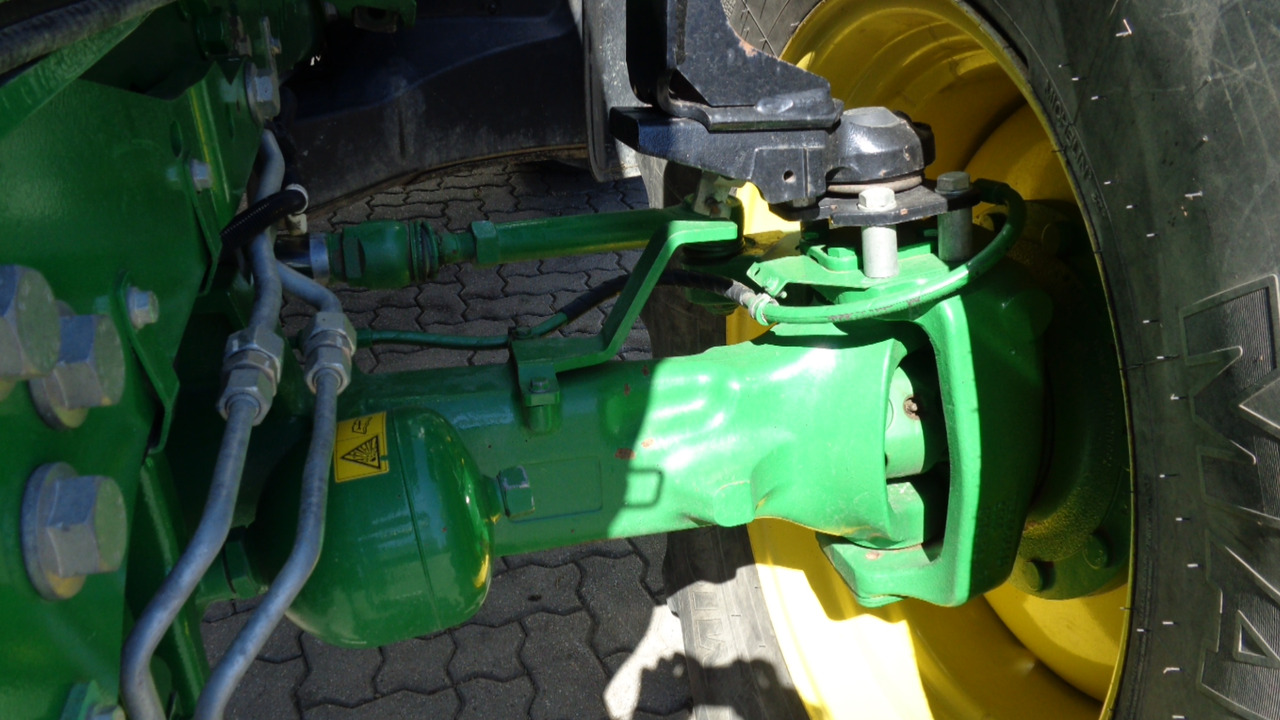 Трактор John Deere 6195R: фото 13