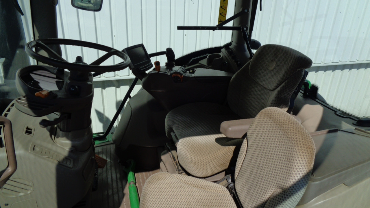 Трактор John Deere 6195R: фото 8