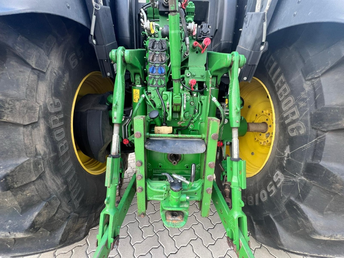 John Deere 6215 R - Трактор: фото 3 John Deere 6215 R - Трактор: фото 3