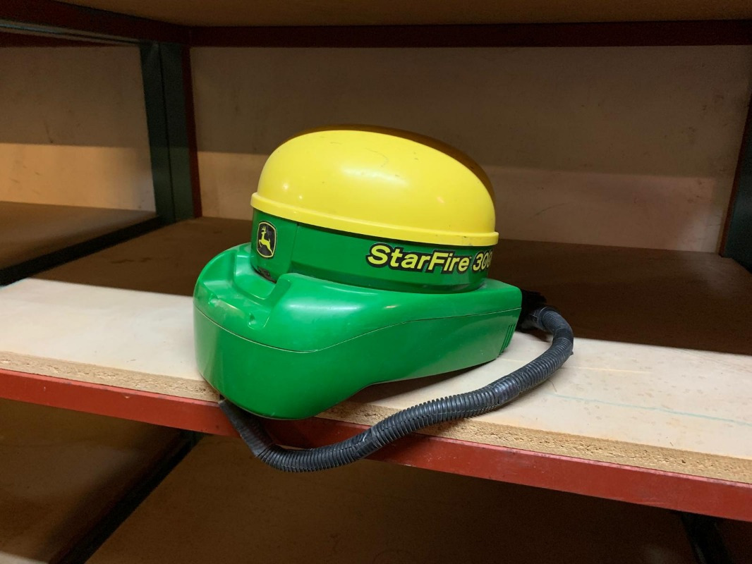 John Deere 8270R - Трактор: фото 2 John Deere 8270R - Трактор: фото 2