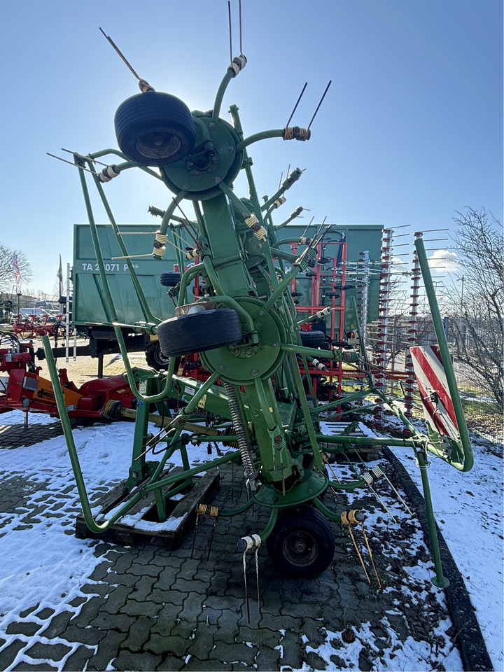 Krone Heuwender KW 882 - Сеноворошилка: фото 5 Krone Heuwender KW 882 - Сеноворошилка: фото 5
