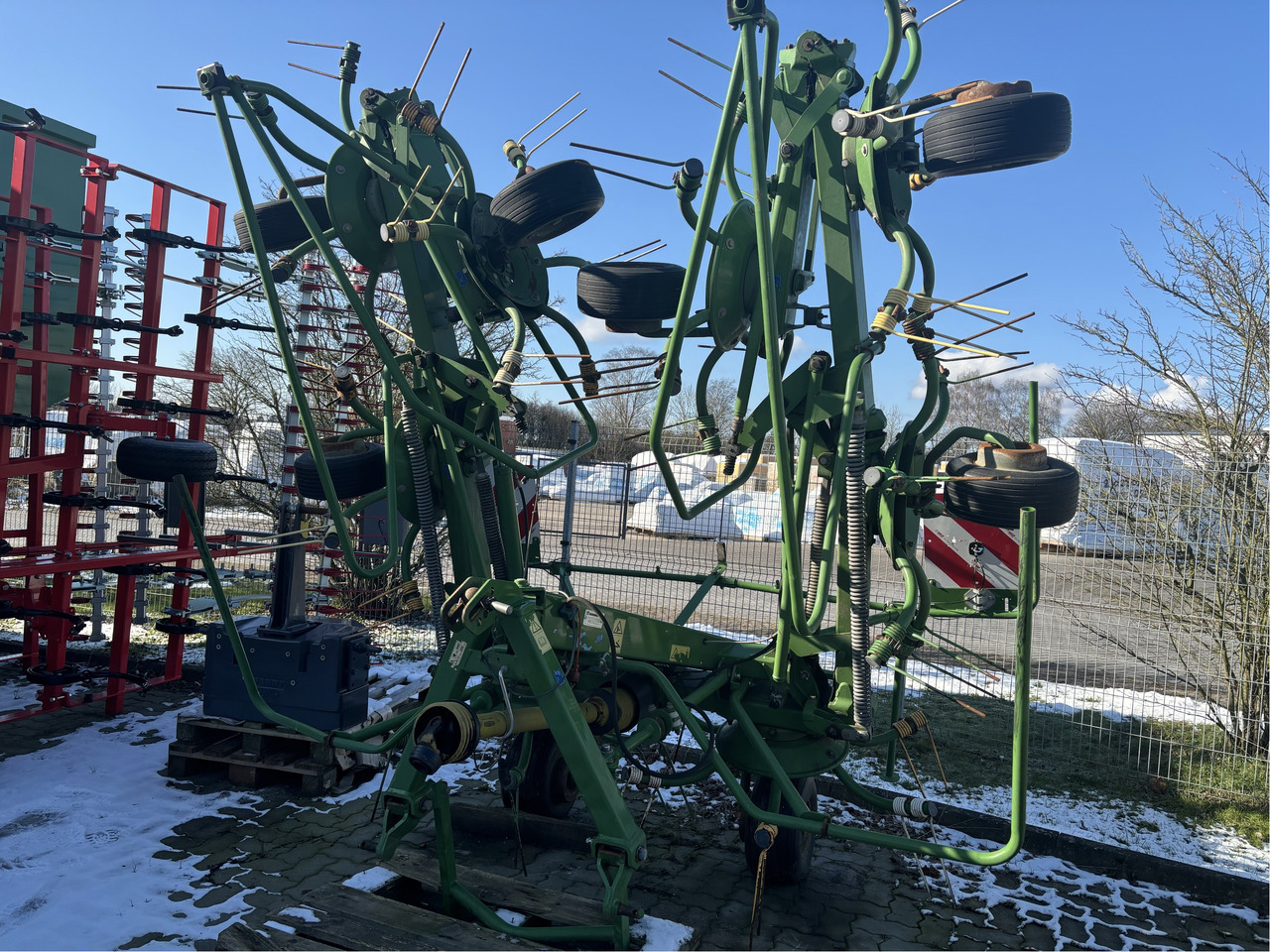 Krone Heuwender KW 882 - Сеноворошилка: фото 1 Krone Heuwender KW 882 - Сеноворошилка: фото 1