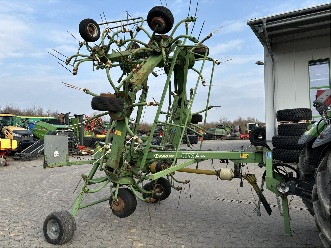 Krone KWT 10.50 / 8 x 7 Heuwender - Сеноворошилка: фото 5 Krone KWT 10.50 / 8 x 7 Heuwender - Сеноворошилка: фото 5