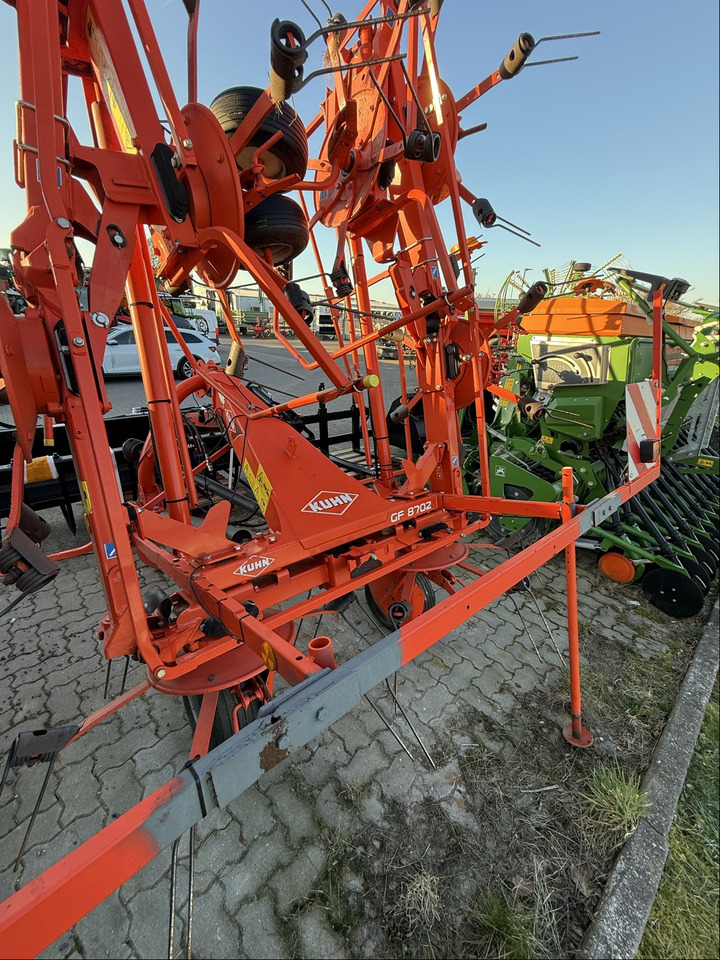 Kuhn Heuwender GF 8702 - Сеноворошилка: фото 2 Kuhn Heuwender GF 8702 - Сеноворошилка: фото 2