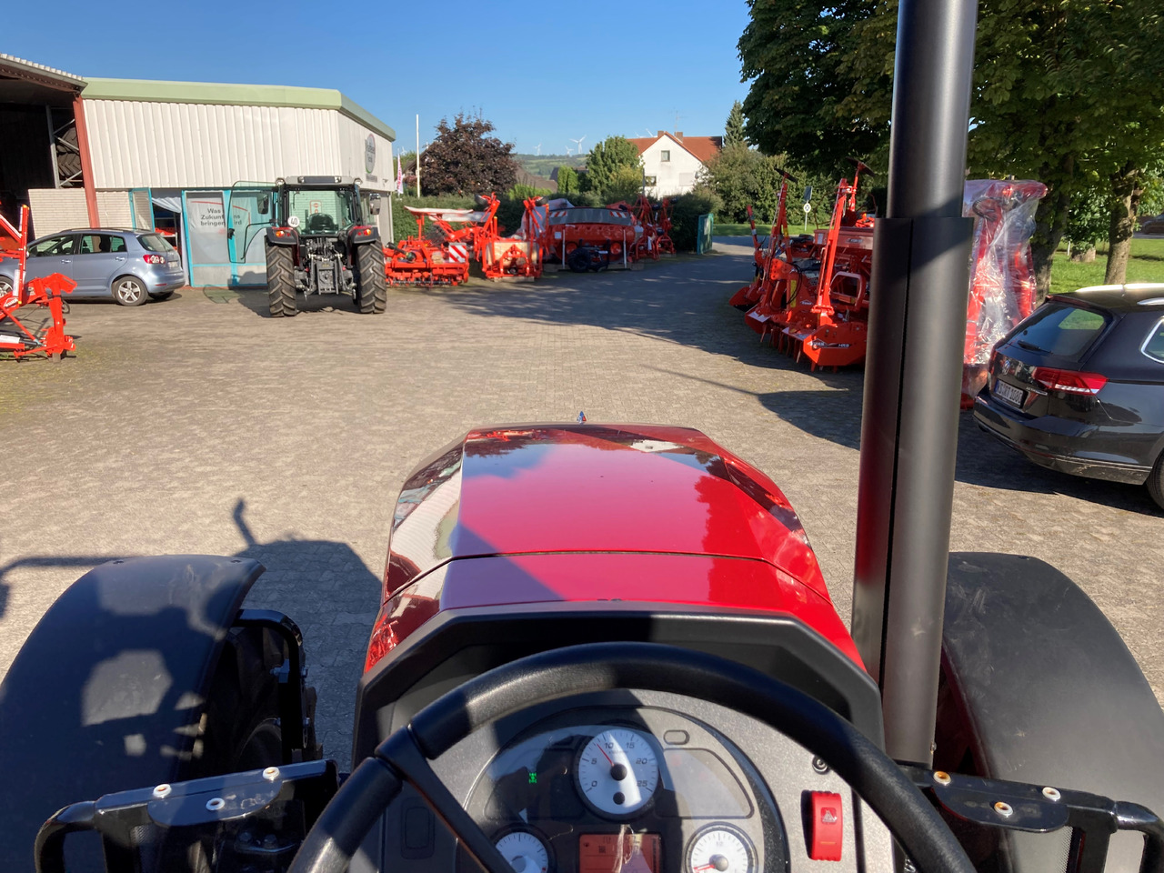 Massey Ferguson 4708 M Plattform Essential - Трактор: фото 4 Massey Ferguson 4708 M Plattform Essential - Трактор: фото 4