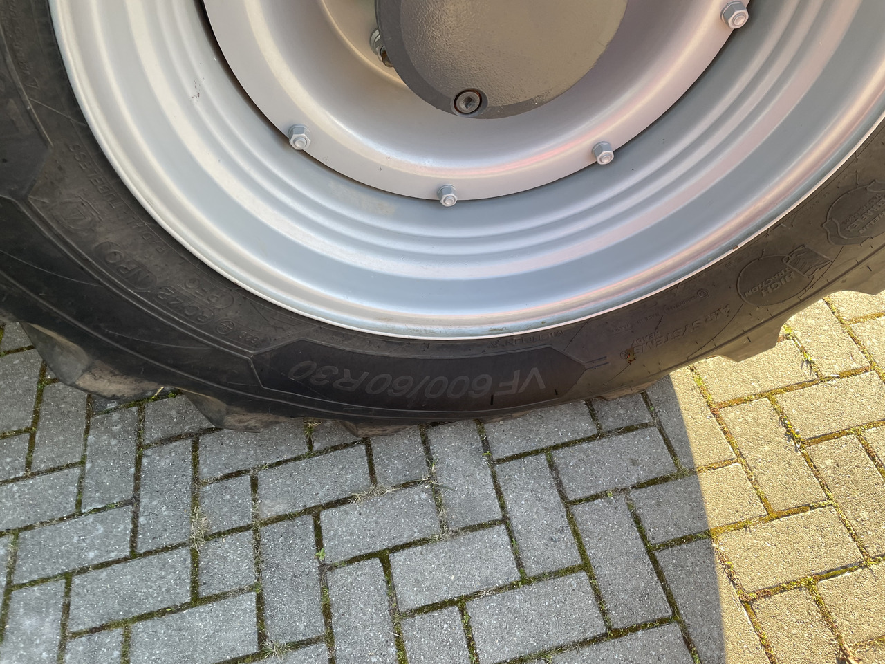 Трактор Massey Ferguson 8S.265 Dyna-VT EXCLUSIVE: фото 9 Трактор Massey Ferguson 8S.265 Dyna-VT EXCLUSIVE: фото 9