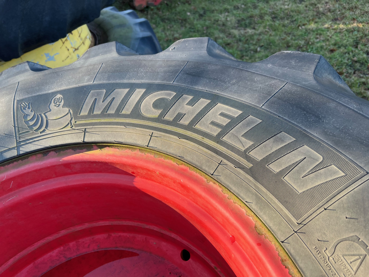 Michelin 1x Rad 600/65 R28 - Шины и диски: фото 4 Michelin 1x Rad 600/65 R28 - Шины и диски: фото 4