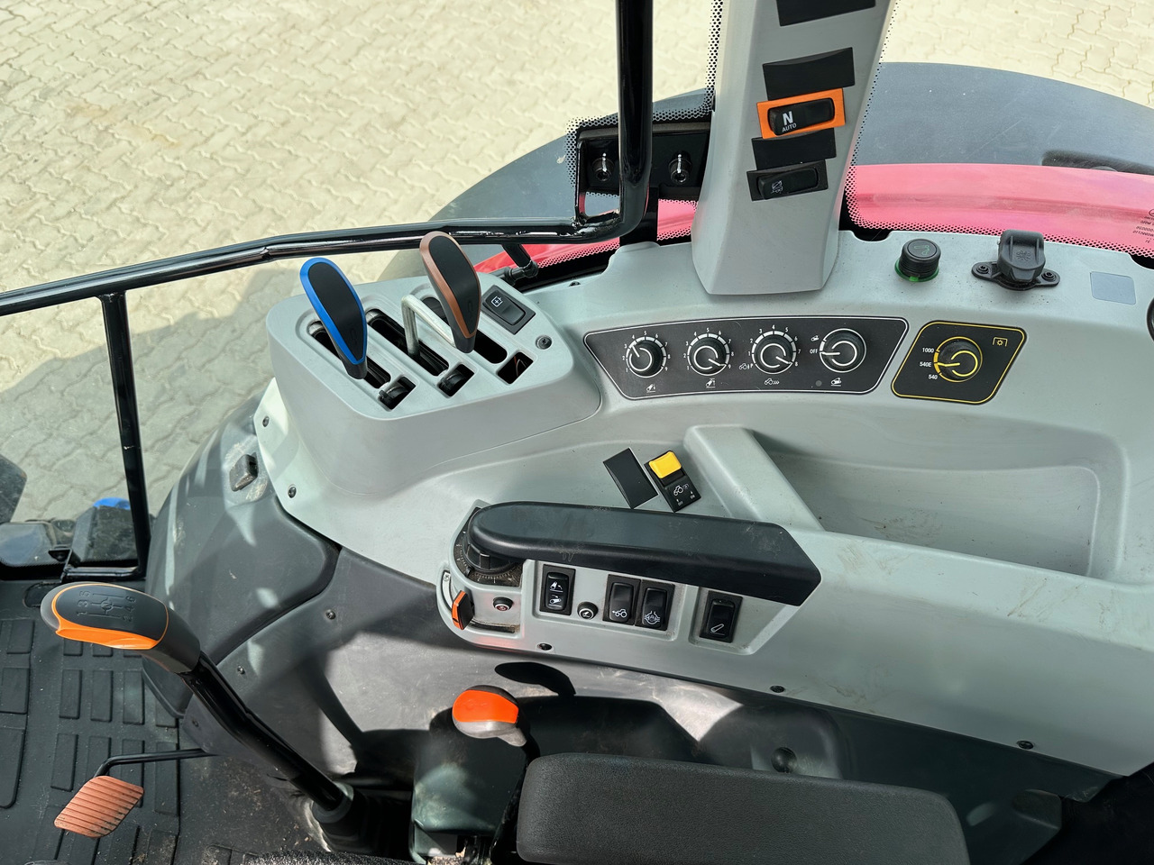 Valtra A105 MH - Трактор: фото 3 Valtra A105 MH - Трактор: фото 3