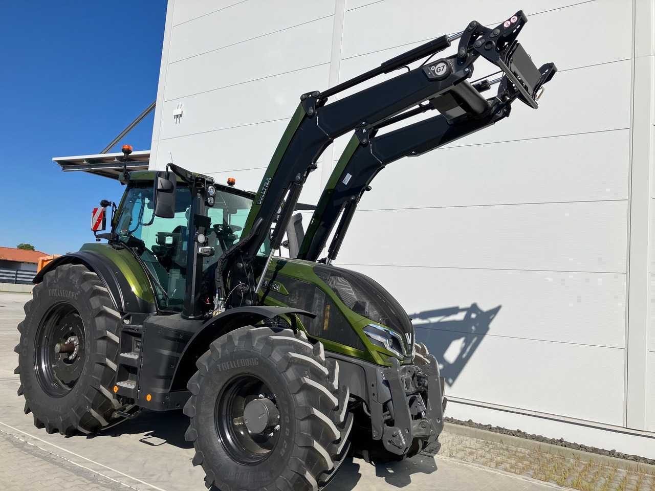 Valtra Q285 - Трактор: фото 4 Valtra Q285 - Трактор: фото 4