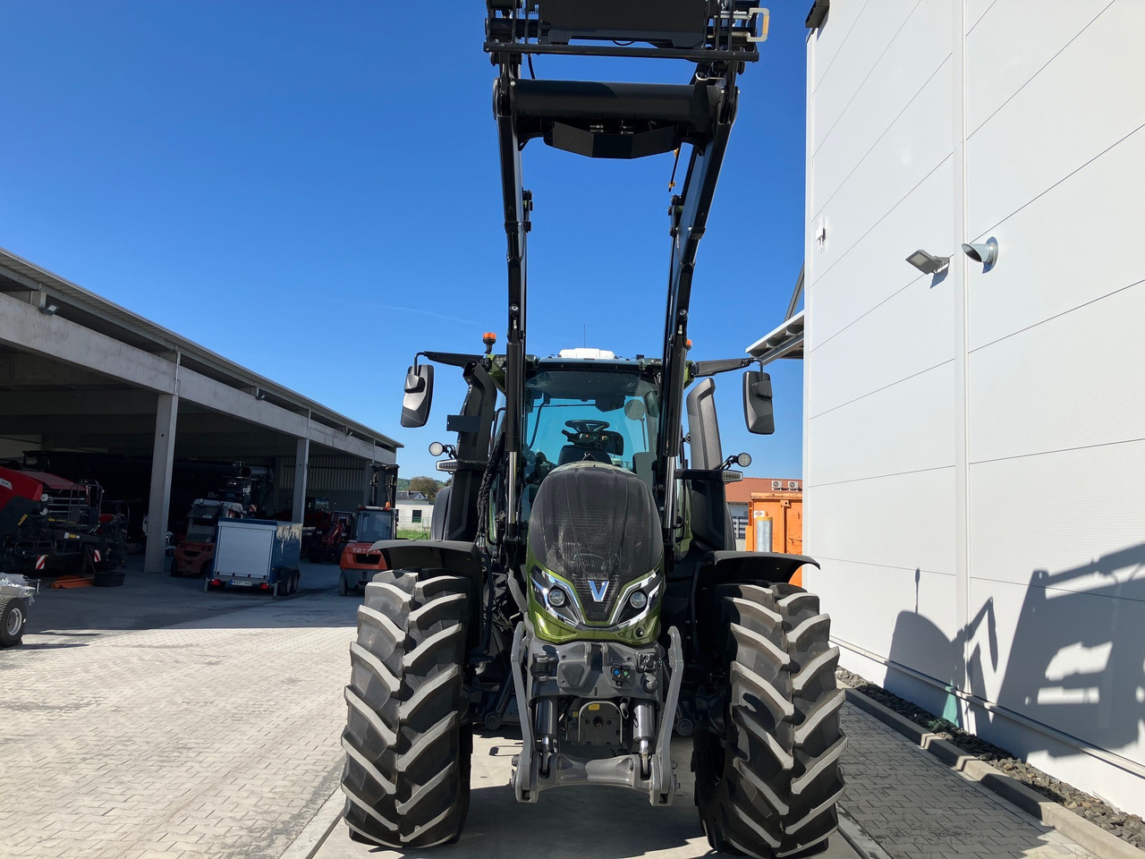 Valtra Q285 - Трактор: фото 5 Valtra Q285 - Трактор: фото 5