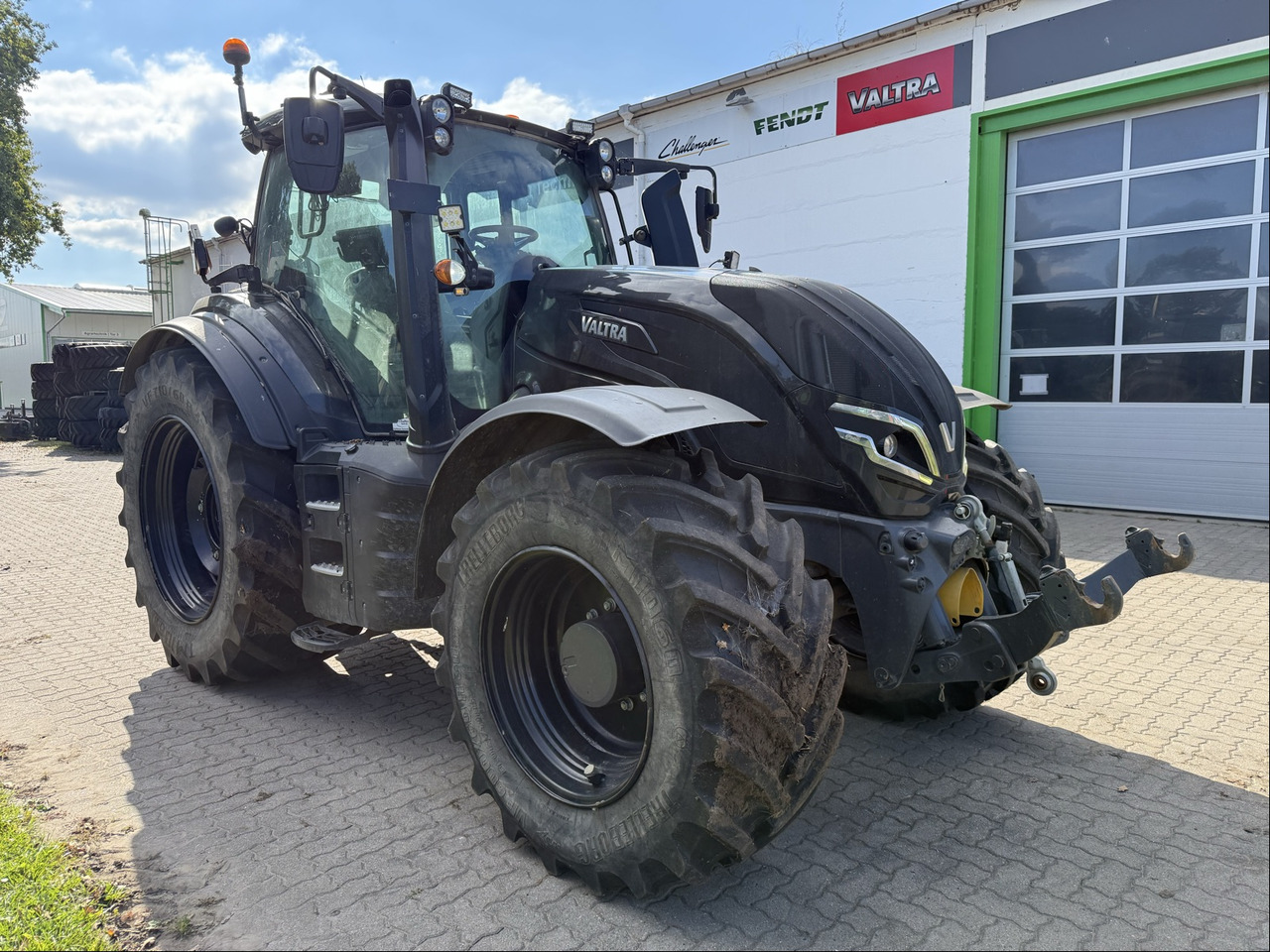 Valtra T 235 Direct - Трактор: фото 1 Valtra T 235 Direct - Трактор: фото 1