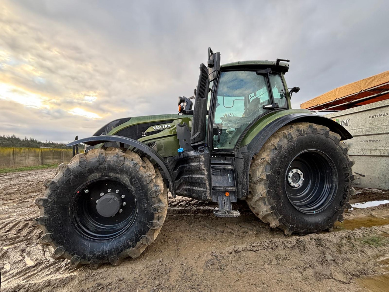 Valtra T175e Active - Трактор: фото 2 Valtra T175e Active - Трактор: фото 2