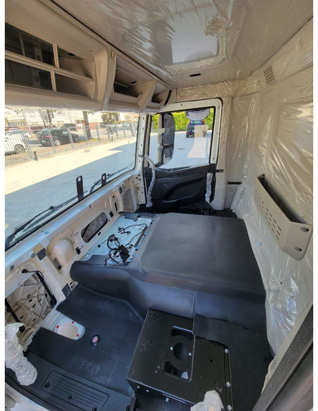 Iveco X-Way T-Way S-Way - Кабина и интерьер для Грузовиков: фото 3 Iveco X-Way T-Way S-Way - Кабина и интерьер для Грузовиков: фото 3
