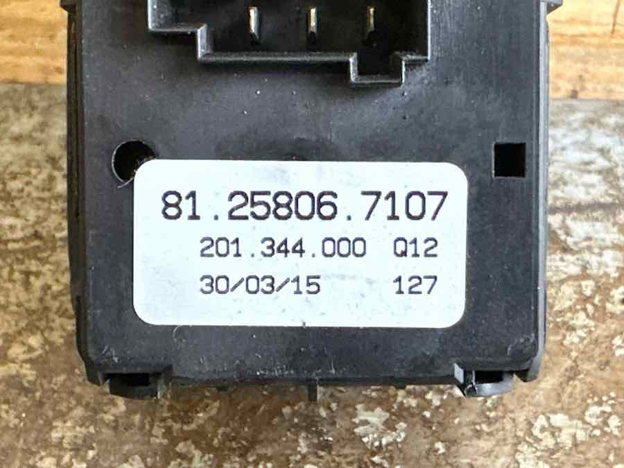 MAN ECU DOOR 81.25806-7107 - Кабина и интерьер для Грузовиков: фото 3 MAN ECU DOOR 81.25806-7107 - Кабина и интерьер для Грузовиков: фото 3