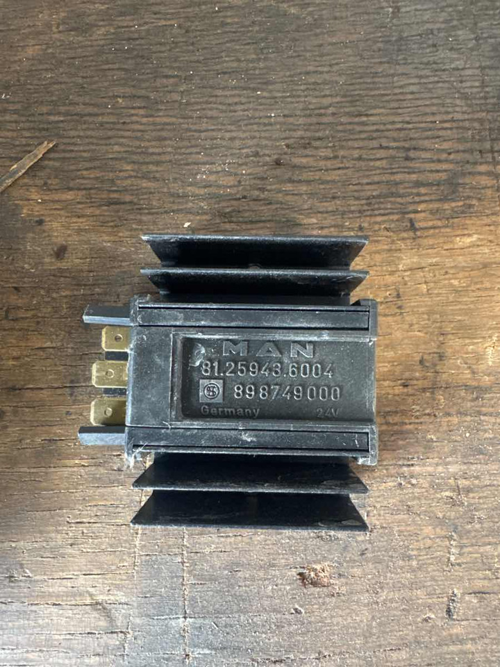 MAN ECU SWITCH 81.25943-6004 - Электрическая система для Грузовиков: фото 1 MAN ECU SWITCH 81.25943-6004 - Электрическая система для Грузовиков: фото 1