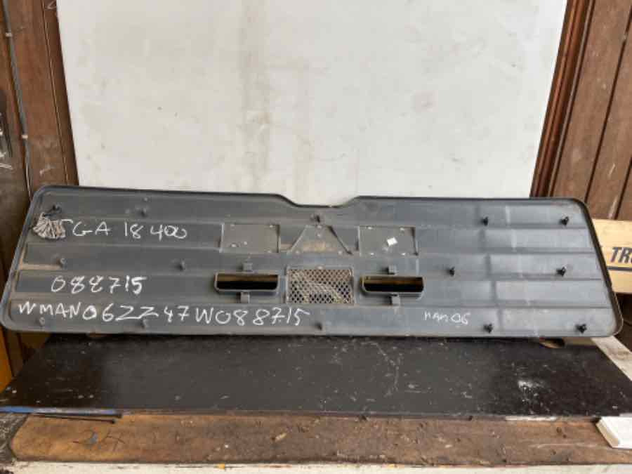 MAN F2000 FRONT GRILL 81.61150-0110 - Кузов и экстерьер для Грузовиков: фото 1 MAN F2000 FRONT GRILL 81.61150-0110 - Кузов и экстерьер для Грузовиков: фото 1
