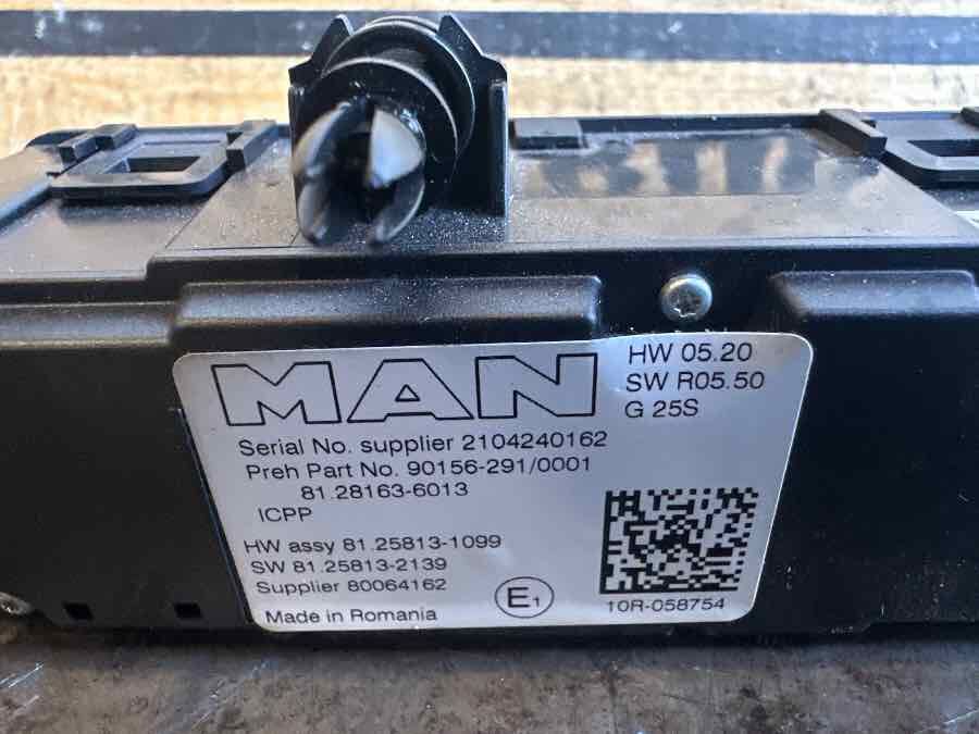 MAN RADIO MODULE 81.28163-6013 - Кабина и интерьер для Грузовиков: фото 3 MAN RADIO MODULE 81.28163-6013 - Кабина и интерьер для Грузовиков: фото 3