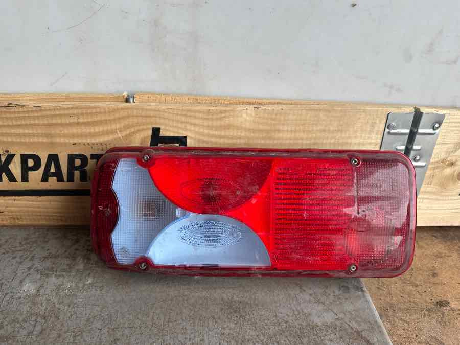 MAN REAR LAMP 81.25225.6544 - Свет/ Освещение для Грузовиков: фото 1 MAN REAR LAMP 81.25225.6544 - Свет/ Освещение для Грузовиков: фото 1
